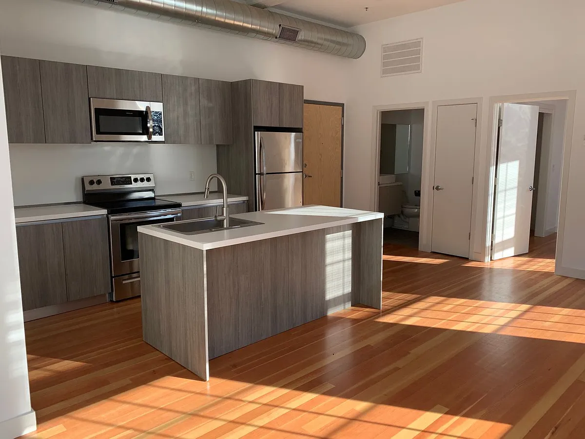 Building Photo - 40 Sprague St #305