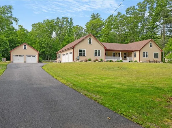 809 Chestnut Hill Rd, Glocester, RI 02814
