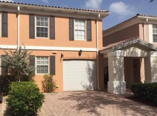5625 Cove Cir, Naples, FL 34119