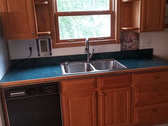 2nd image of 103 E Lincoln St
