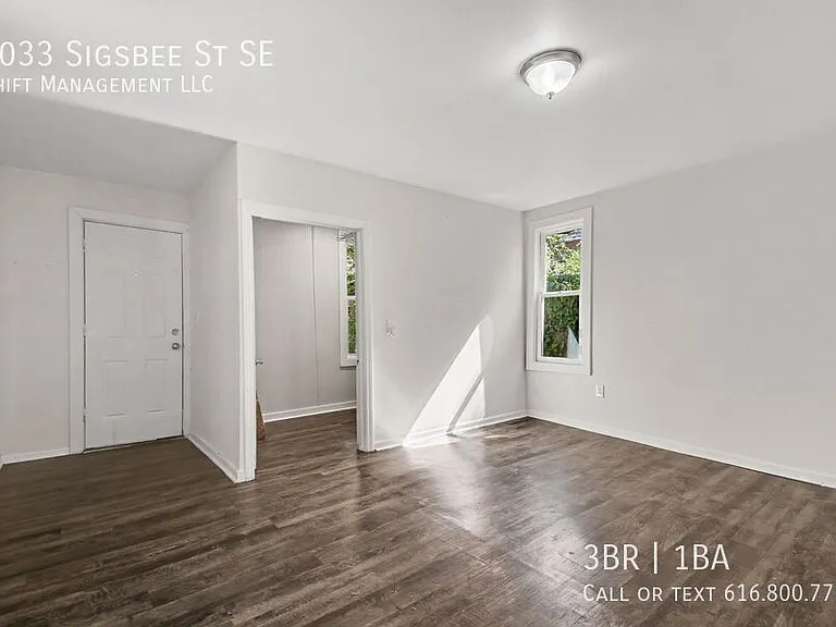 1033 Sigsbee St SE — Photo 7