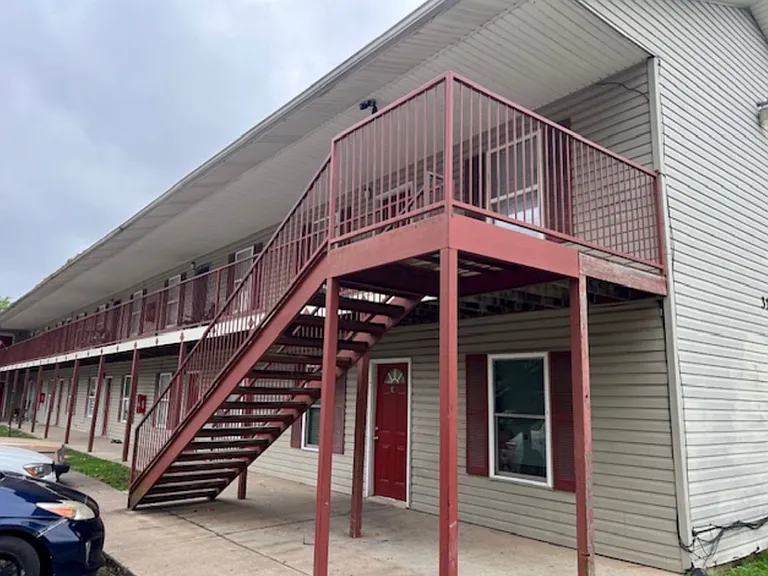 315 Texas Ln — Photo 1
