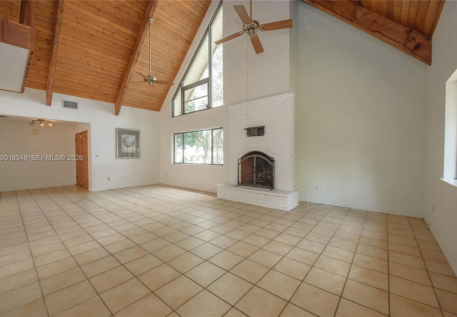 3 bed, 2.0 bath, 3091 sqft, $3,300 — Photo 4