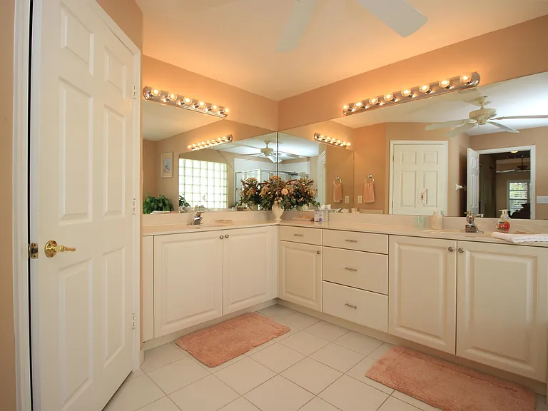 2322 Butterfly Palm Dr — Photo 11
