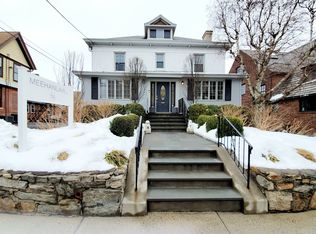 76 Lyon Ter, Bridgeport, CT 06604