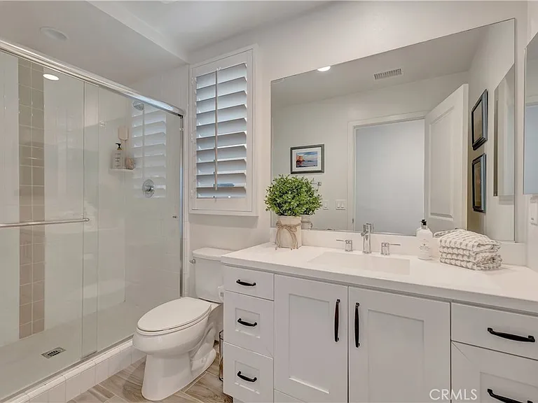 2105 Two Harbors Cir — Photo 23