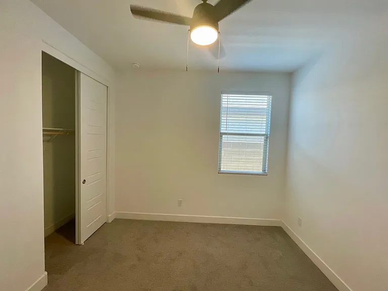 12389 N 173rd Ln — Photo 21