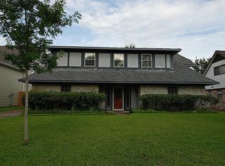 1815 Pinewood Ct, Sugar Land, TX 77498