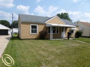 26640 Ridgemont St, Roseville, MI 48066