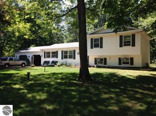 1109 Reads Run, Traverse City, MI 49685