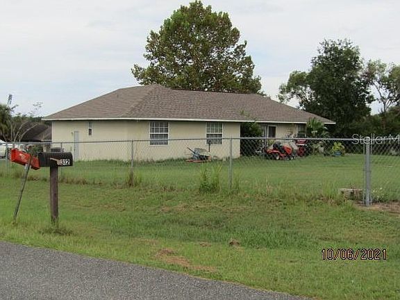 5th image of 325 Oak Lane Dr