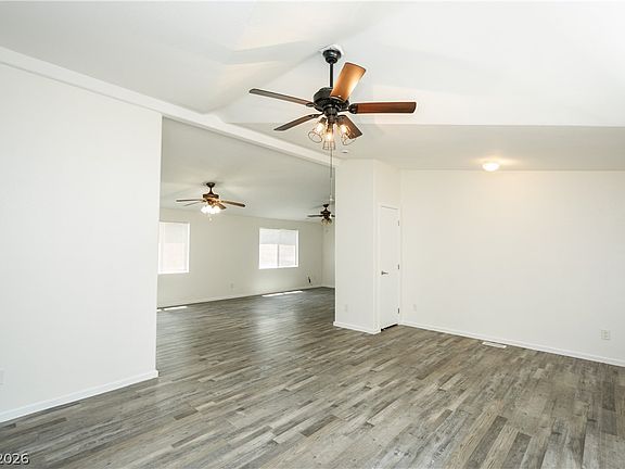4th image of 6530 Camelot Cir