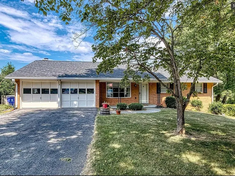900 Broce Dr — Photo 1