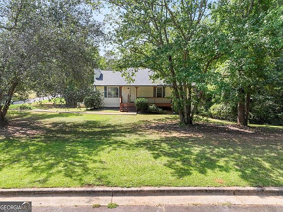 5th image of 45 Boxwood Ct