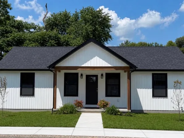 208 Franklin St, North Judson, IN 46366