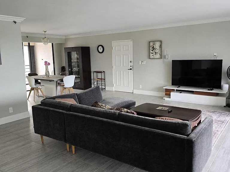 7580 Regency Lake Dr #402 — Photo 8