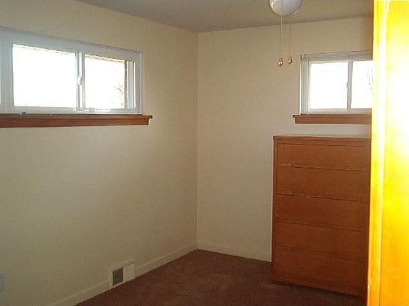 3rd image of 50 S Roycroft Blvd
