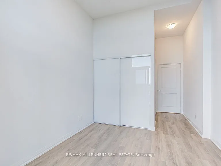 30 Meadowglen Pl #2908 — Photo 13