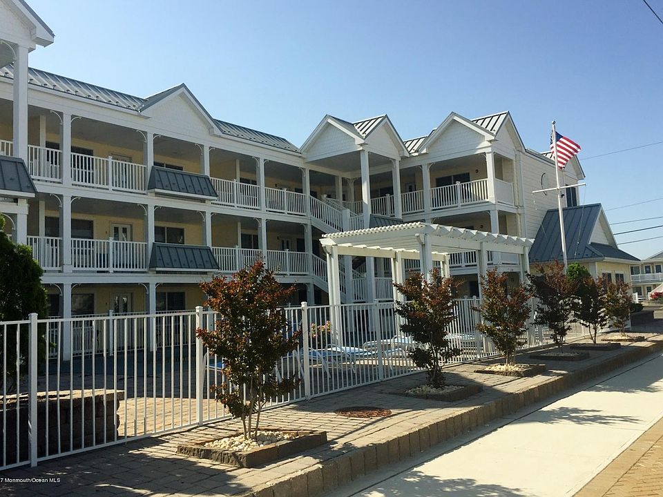 1st image of 2400 Grand Central Avenue #11