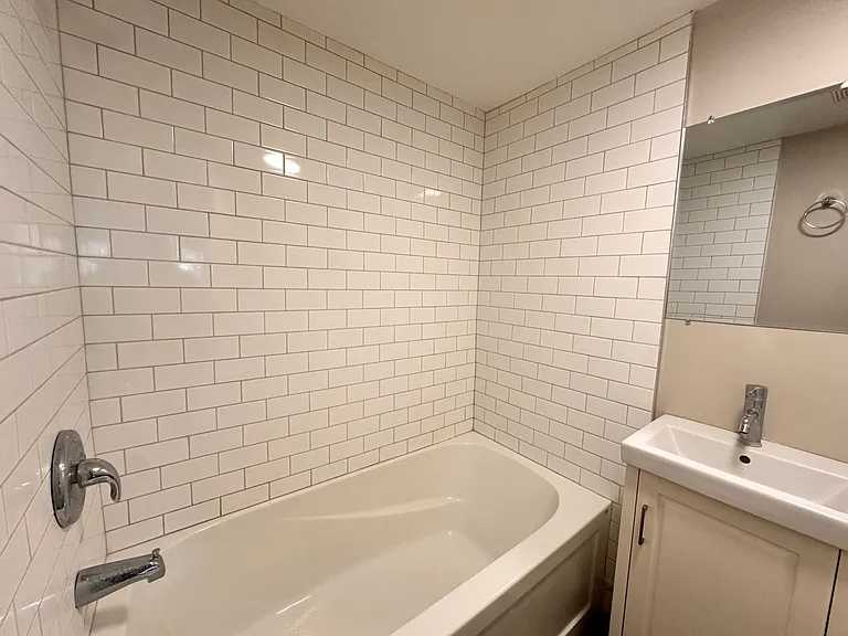 142 4th Ave #1B — Photo 8