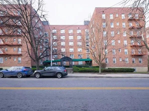 393 Avenue S #5H, Brooklyn, NY 11223