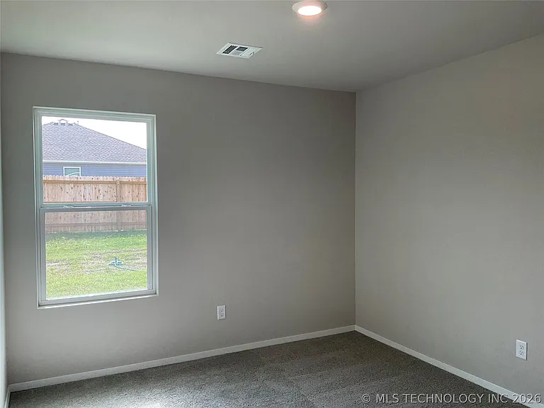 1519 N 81st St — Photo 15