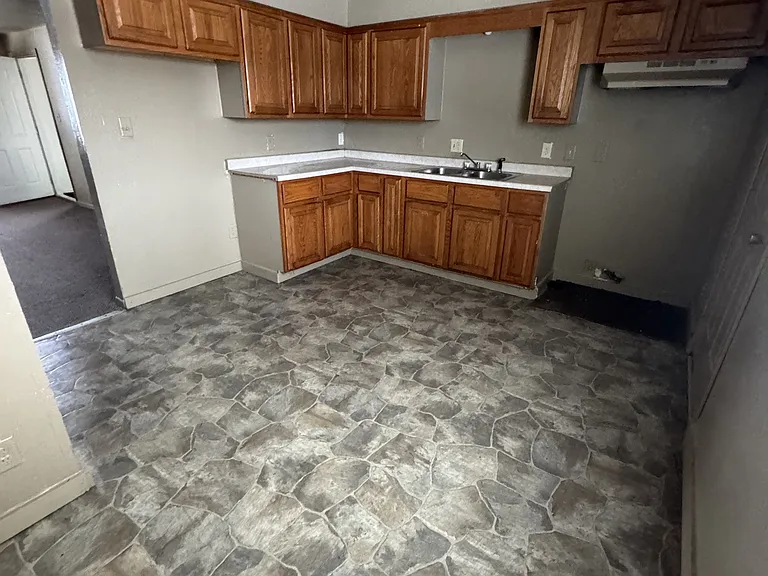 8746 W Carmen Ave #4 — Photo 1