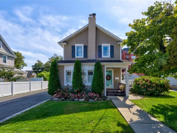 70 Hillside Avenue, Rockville Centre, NY 11570