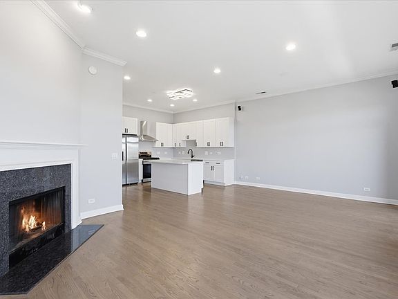5th image of 1935 W Belmont Ave #4