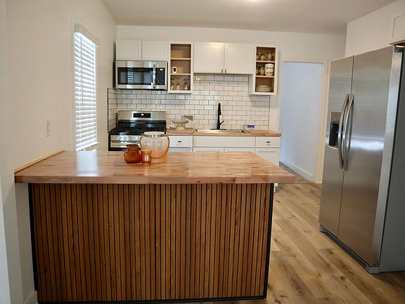 4th image of 4001 Virginia St