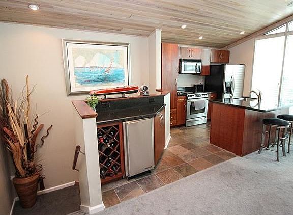 5th image of 8112 Breakwater Dr