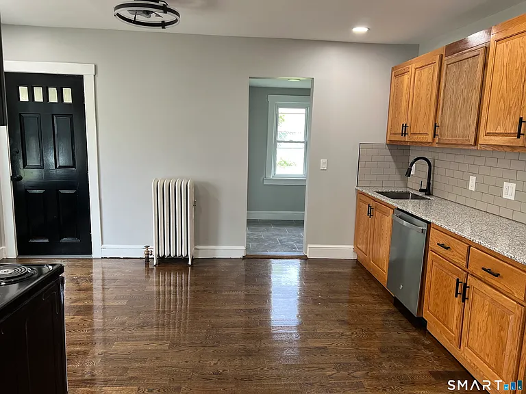 17 Lilac St — Photo 7