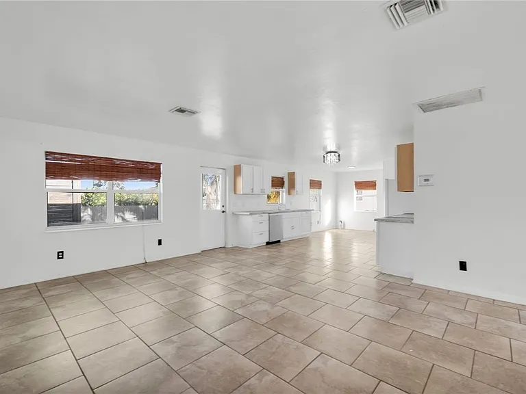 918 Acroft Ave — Photo 7