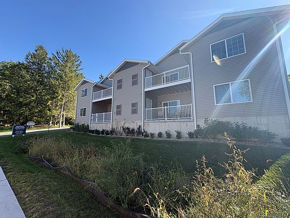 3rd image of 4719-4741 Burma Rd #4721