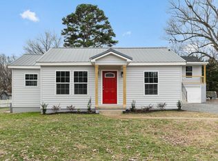 305 Sunset Dr NW, Cleveland, TN 37312