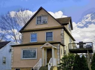 94 Grove St, Bergenfield, NJ 07621