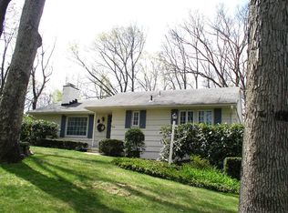 316 Lenapi Dr, Franklin Lakes, NJ 07417