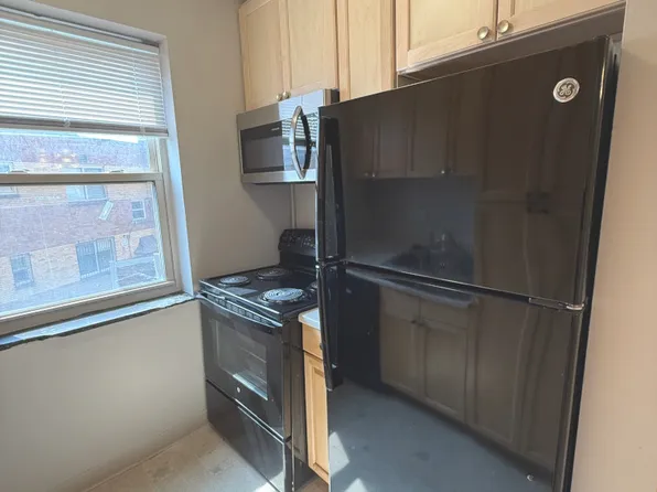 5710 Phillips Ave, Pittsburgh, PA