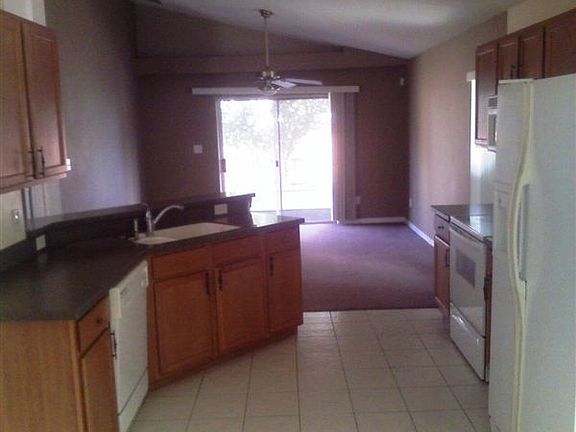 91 pine forest - Kitchen