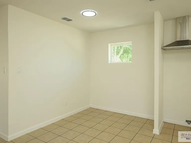 1821 Warren St — Photo 7