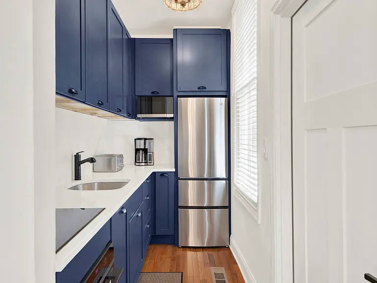 214 Houston St #B — Photo 9