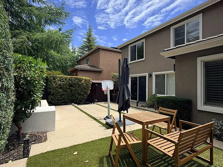 3703 Abby Ct — Photo 41