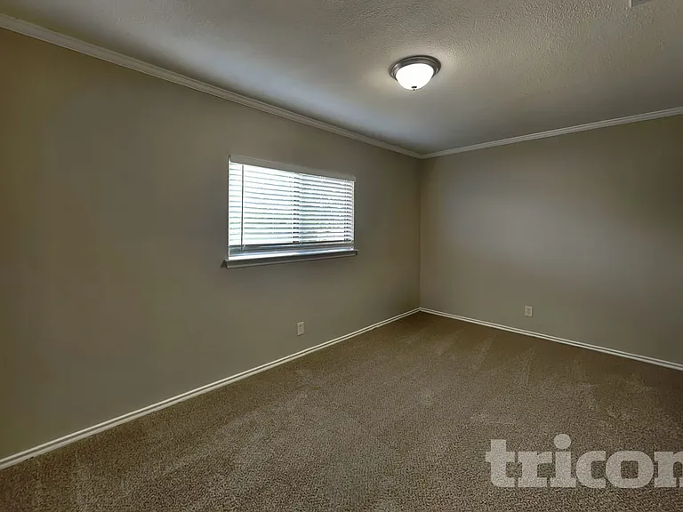 8015 Chestnut Barr Dr — Photo 15
