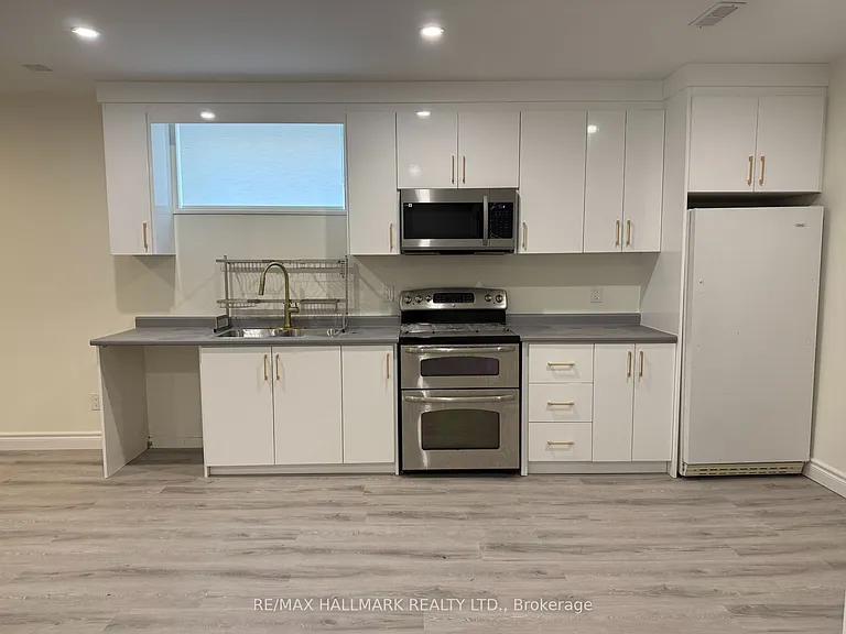 43 Oak Ave — Photo 6