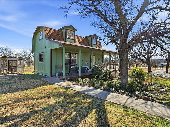 5th image of 215 Younger Ranch Rd