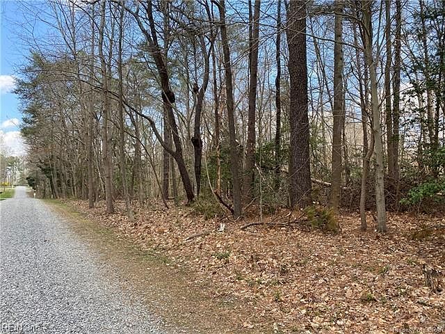 2nd image of 7 Laurel Farms Ln