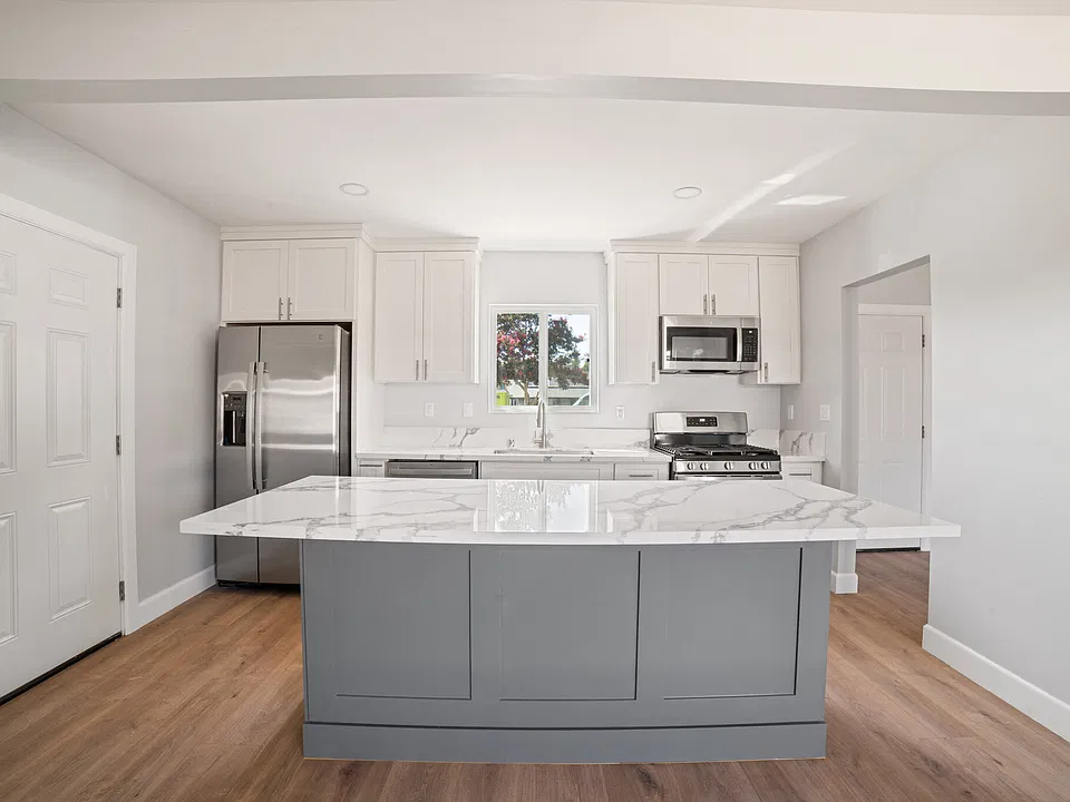 9263 Ramona Ave