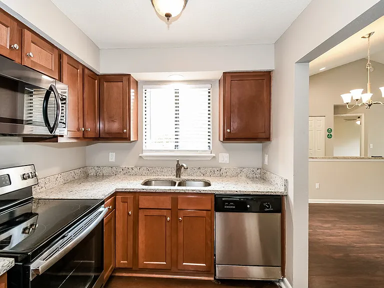 10335 Arrow Forest Ct — Photo 8