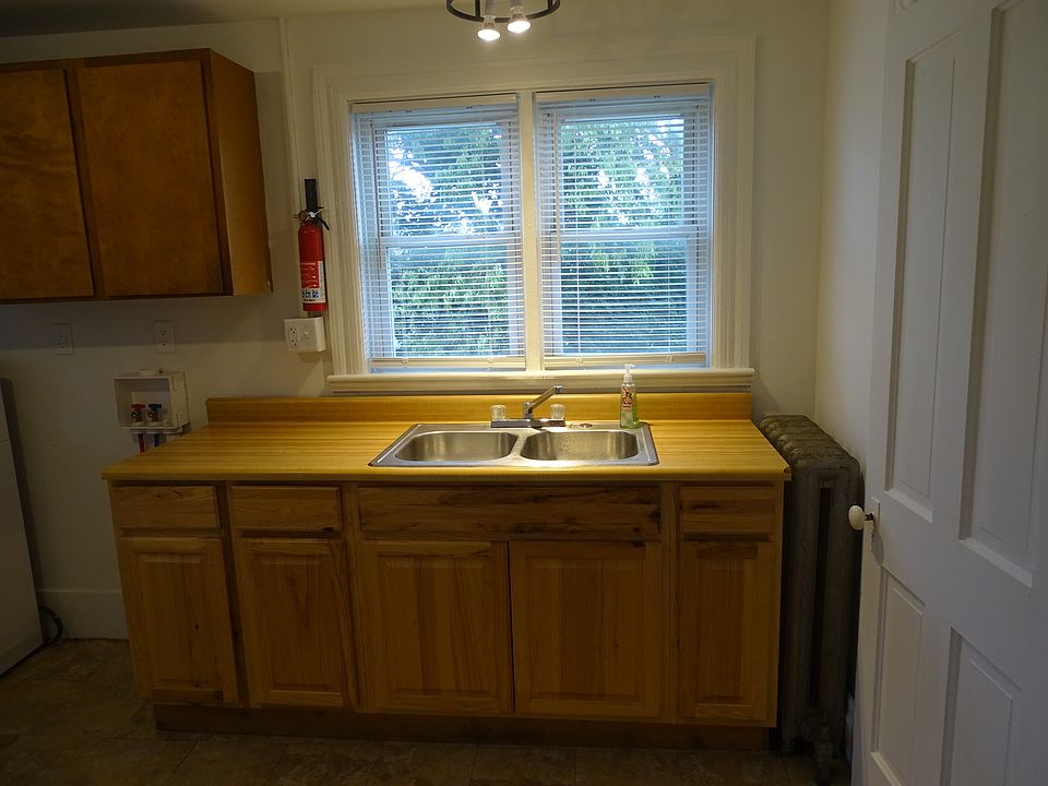 1st image of 435B Winchester Ave