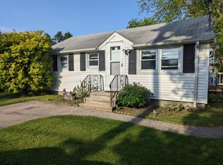 694A Jepson Ln, Middletown, RI 02842